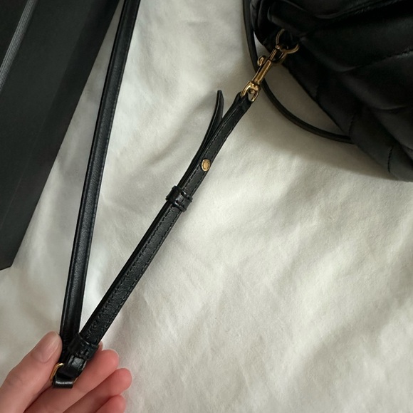 YSL Toy Loulou Leather Crossbody Bag in black and gold - Picture 6 of 15